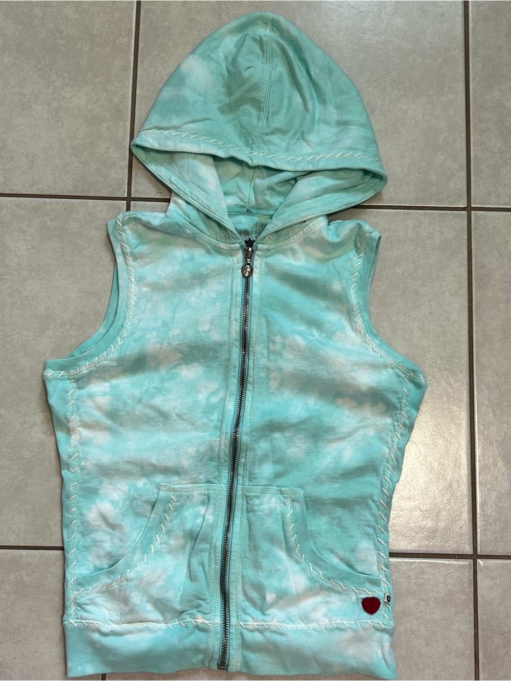 vintage Y2K-era Twisted Heart sleeveless zip-up hoodie vest